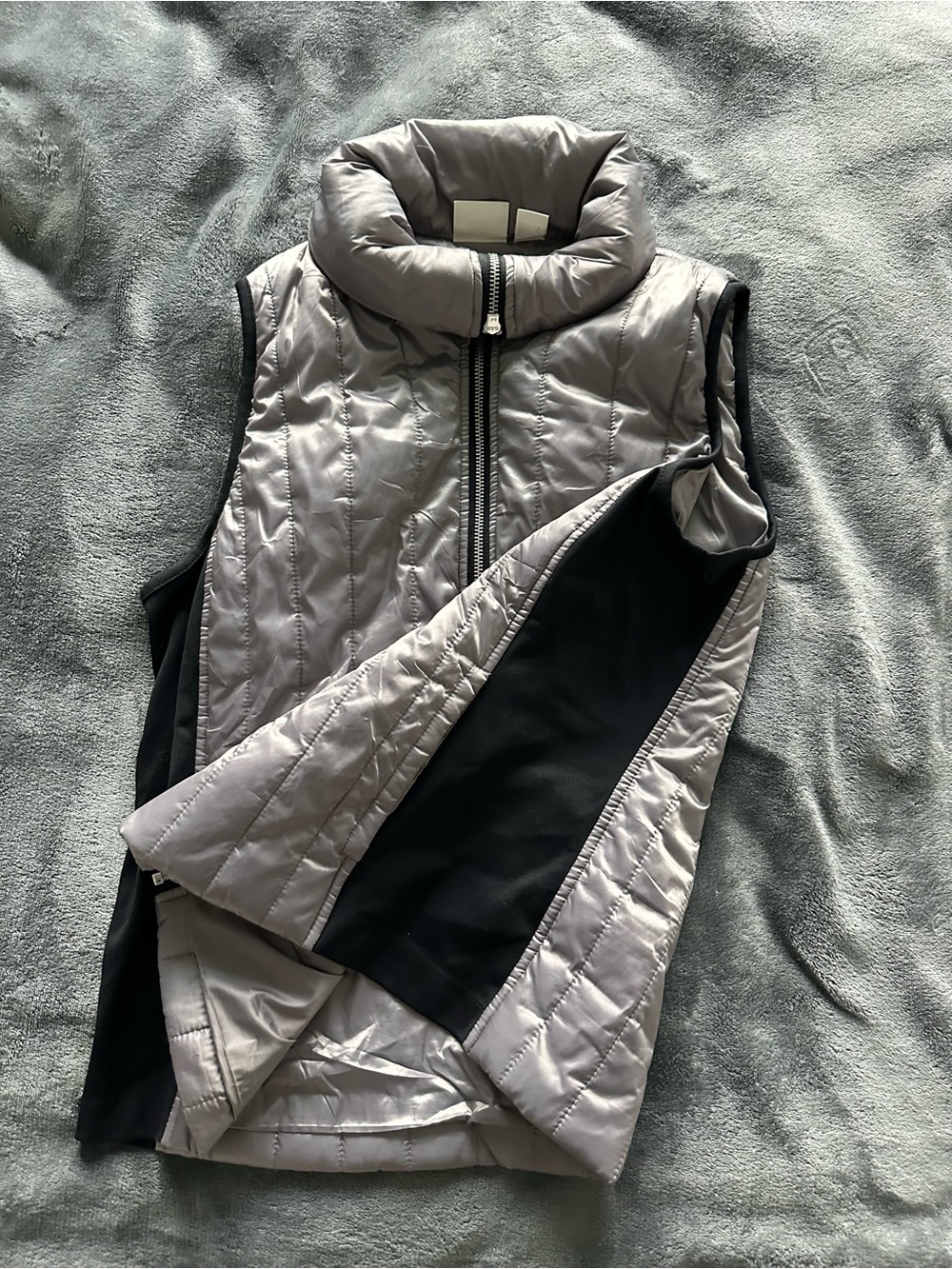 Zenergy by Chico’s Quilted Puffer Vest Size 0 Silver Gray Black Full Zip - Picture 8 of 14
